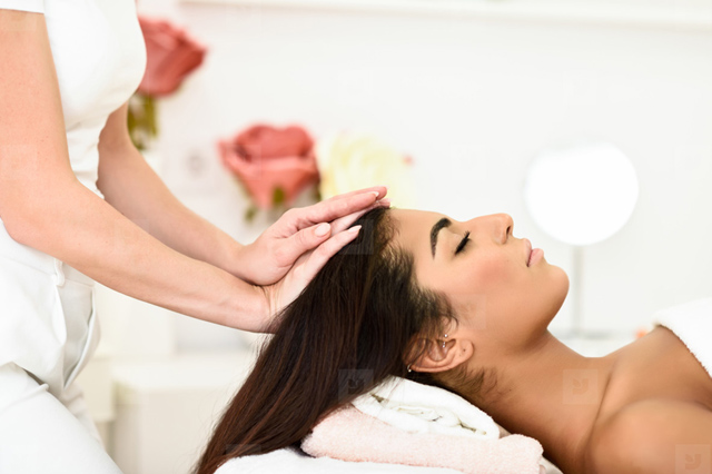 Best Manicure and Padicure Salon in Gandhi Nagar